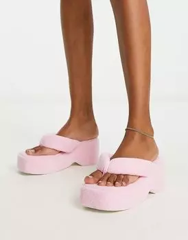 Розовые махровые сандалии Public Desire Havana со стойкой на носке и плоской подошвой на платформе