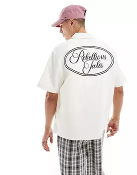 Рубашка Bershka цвета экрю с принтом «Rebellious» на спине