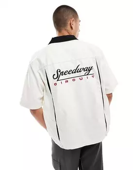 Рубашка Bershka цвета экрю с принтом «Speedway» на спине