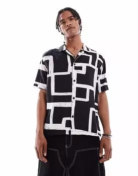 Рубашка Bershka с геометрическим узором черного цвета