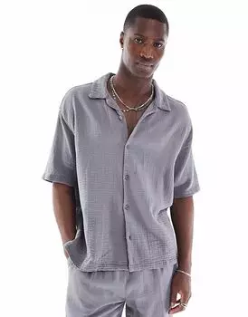 Рубашка Bershka с текстурированным воротником Revere серого цвета