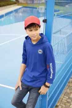 Рубашка KangaROOS с капюшоном "с принтом на рукавах", синий