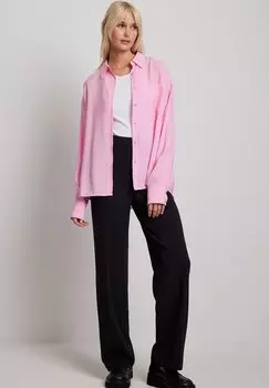 Рубашка NA-KD с карманом, розовый