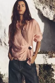 Рубашка-обертка с золотой аппликацией ZARA, цвет Beige-pink