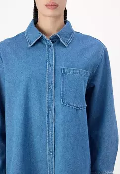 Рубашка PCMAISIE Pieces, синие джинсы
