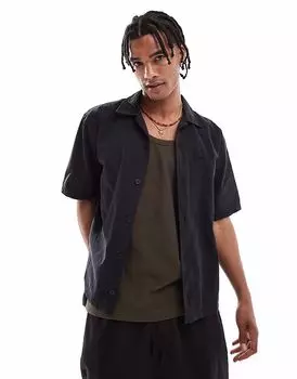 Рубашка Pull&Bear с жатым фактурным воротником Revere черного цвета