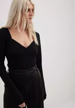 Рубашка с длинным рукавом Mit Herzausschnitt NA-KD, черная