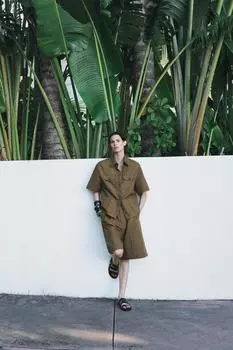 Рубашка с карманами ZARA, оливково-зеленый