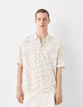 Рубашка с короткими рукавами из льняной смеси с принтом Bershka, бежевый