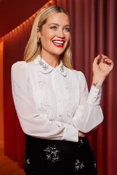 Рубашка с кружевной отделкой и декоративным воротником Love & Roses, белый