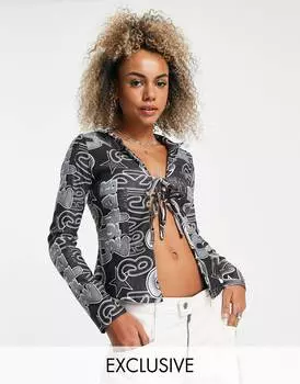 Рубашка с принтом граффити ASYOU и завязками на разрезах по подолу