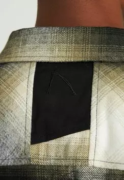 Рубашка STRYKE MONTREAL CHASIN', черный