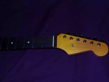 Ручная отделка 1950-х годов Closet Classic 22 лада Stratocaster Allparts Fender Лицензионный гриф из розового дерева Stratocaster Neck