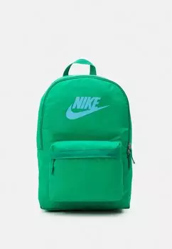 Рюкзак HERITAGE UNISEX Nike Sportswear, цвет stadium green/aquarius blue