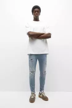 Рваные джинсы-морковки Pull&Bear, бледный индиго