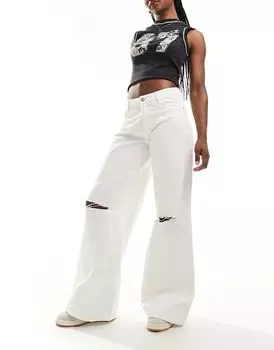 Рваные мешковатые джинсы до колена белого цвета Pimkie