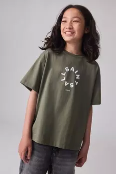 С круглым вырезом и логотипом Smallsaints, зеленый