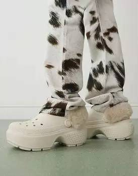 Сабо унисекс Stomp с отделкой из штукатурки Crocs