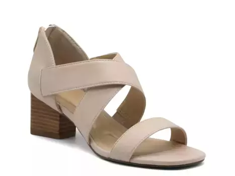 Сандалии Adrienne Vittadini Astoric