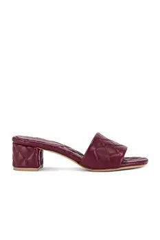 Сандалии Amy с мюлями Bottega Veneta, цвет Cherry