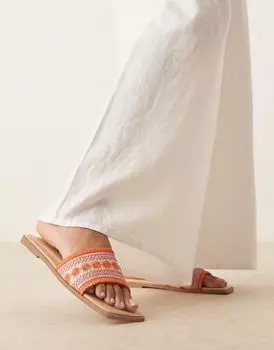 Сандалии ASOS DESIGN Fig на плоской подошве с квадратным носком и вышивкой натурального цвета