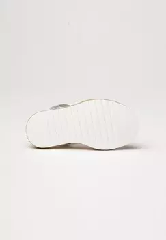 Сандалии Calzados Angelitos, белый