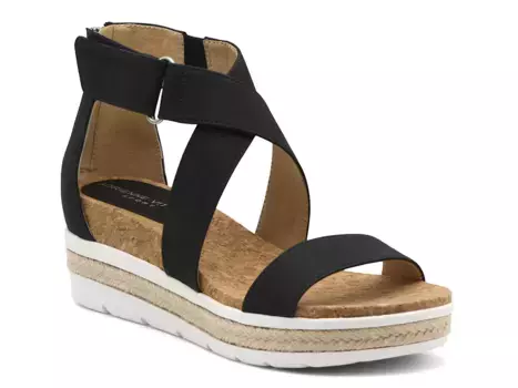 Сандалии Capers Wedge Sandal Adrienne Vittadini, черный