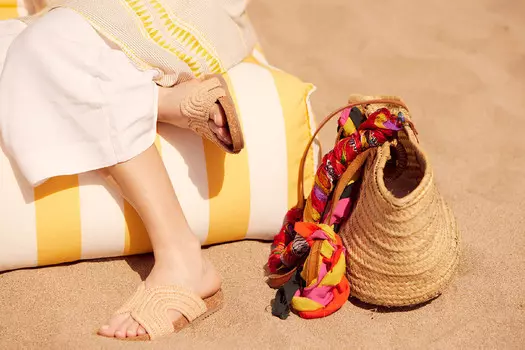 Сандалии Delphi на плоской подошве Camila'S, бежевый