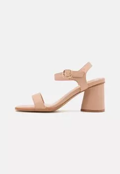 Сандалии Echo RAID, цвет nude