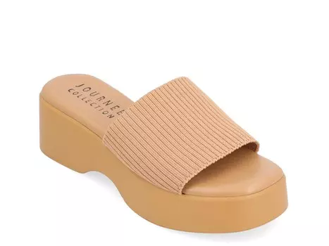 Сандалии Emani на платформе Journee Collection, тан