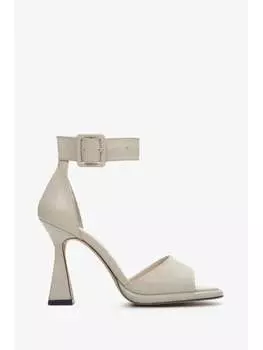 Сандалии Estro, бежевый