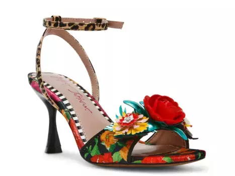 Сандалии Fergie Sandal Betsey Johnson, цвет multicolor