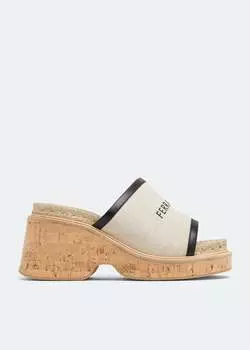 Сандалии Ferragamo Canvas Wedge, бежевый