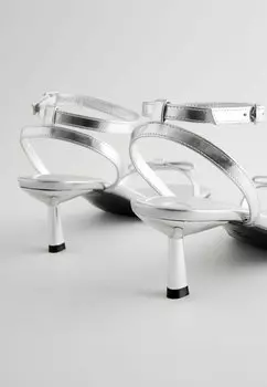 Сандалии FOREVER COMFORT TOE SIMPLE Next, серый металлик