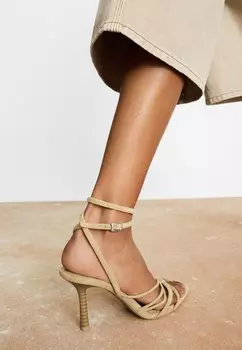 Сандалии High heeled als Bershka, песочный