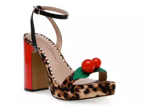 Сандалии Judson Platform Sandal Betsey Johnson, леопардовый принт