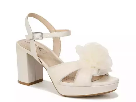 Сандалии LifeStride Last Dance Platform, цвет «кость»