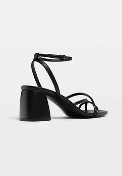 Сандалии Multi-Strap Stradivarius, черный
