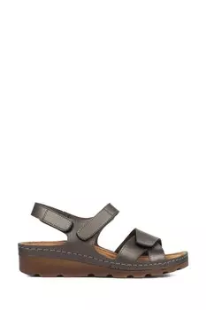 Сандалии натурального цвета с регулируемыми ножками Pavers