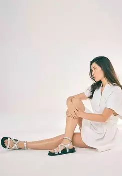 Сандалии NEWD., серебристый