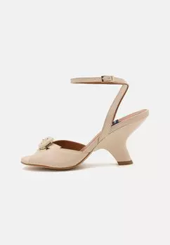 Сандалии NGEL ALARCN, белый