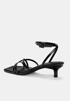 Сандалии PULL&BEAR, черный