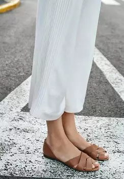 Сандалии RYKO, бежевый