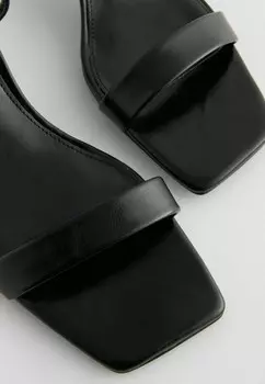 Сандалии с ремешками FOREVER COMFORT REGULAR FIT Next, черный