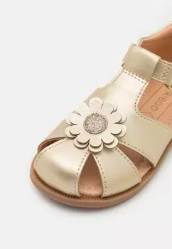 Сандалии с ремешками Friboo, золото