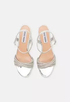 Сандалии с ремешками ISMERIA Steve Madden, серебристого цвета