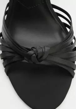 Сандалии с ремешками NOTO Mango, черный