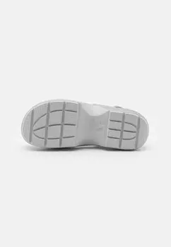 Сандалии с ремешками STOMP UNISEX Crocs, серебристого цвета
