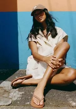 Сандалии с Т-образной застежкой Pool slides PULL&BEAR, коричневый