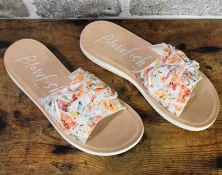 Сандалии Saturn в цвете Off-White BLOWFISH